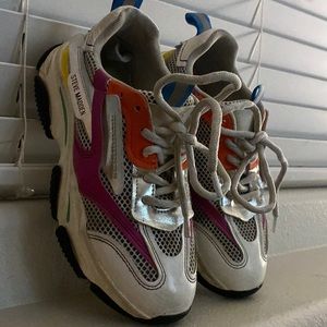 Steve Madden Possession Sneaker